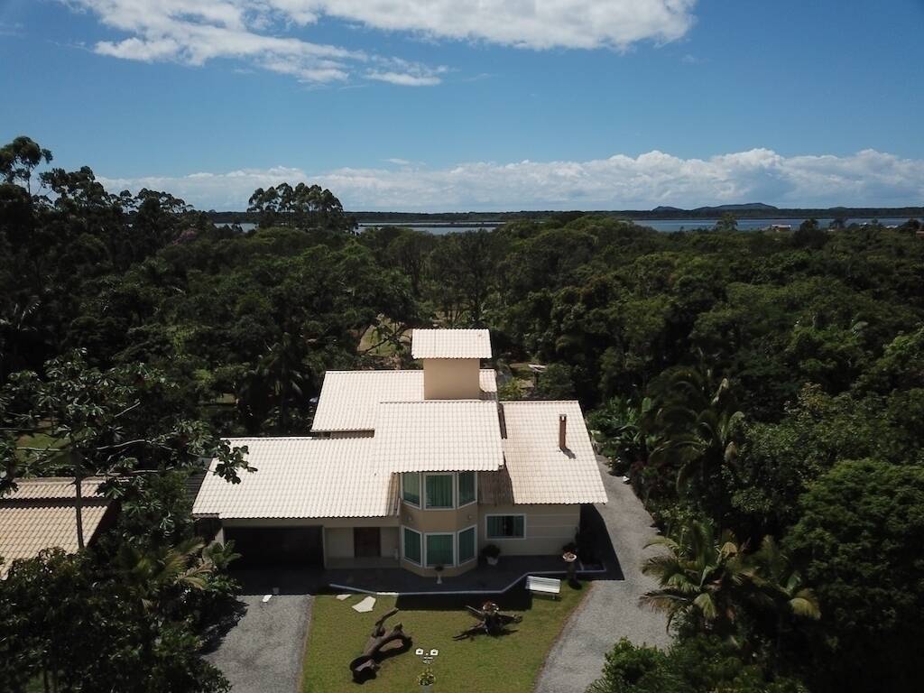 Chácara à venda com 3 quartos, 221m² - Foto 2