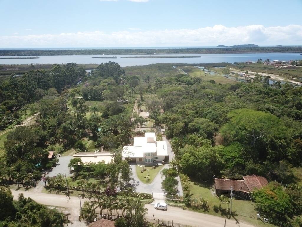 Chácara à venda com 3 quartos, 221m² - Foto 8