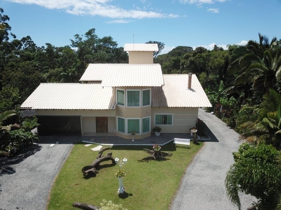 Chácara à venda com 3 quartos, 221m² - Foto 1