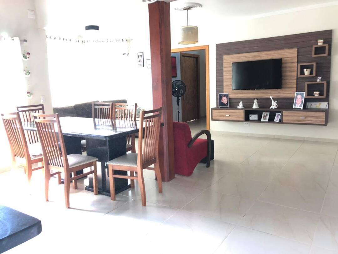 Chácara à venda com 3 quartos, 221m² - Foto 18