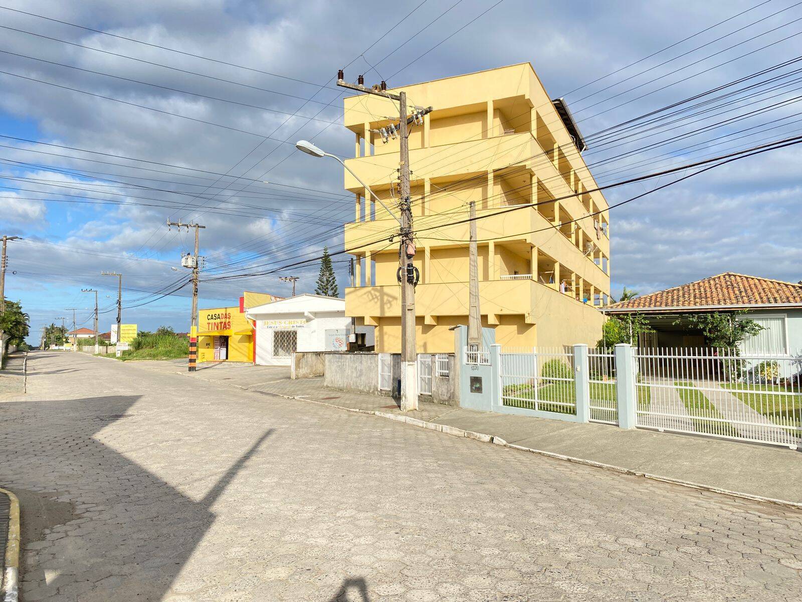Apartamento à venda e aluguel com 15 quartos, 688m² - Foto 2