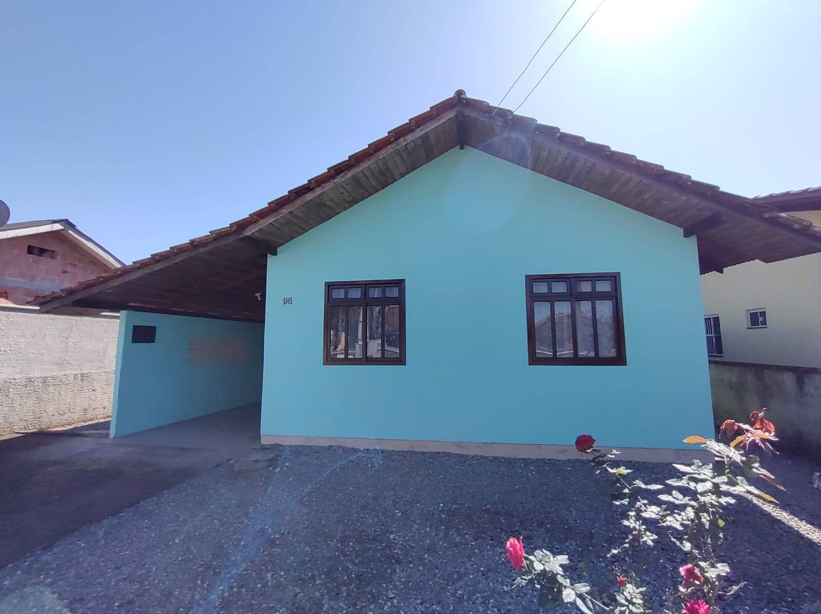 Casa à venda com 2 quartos, 90m² - Foto 4