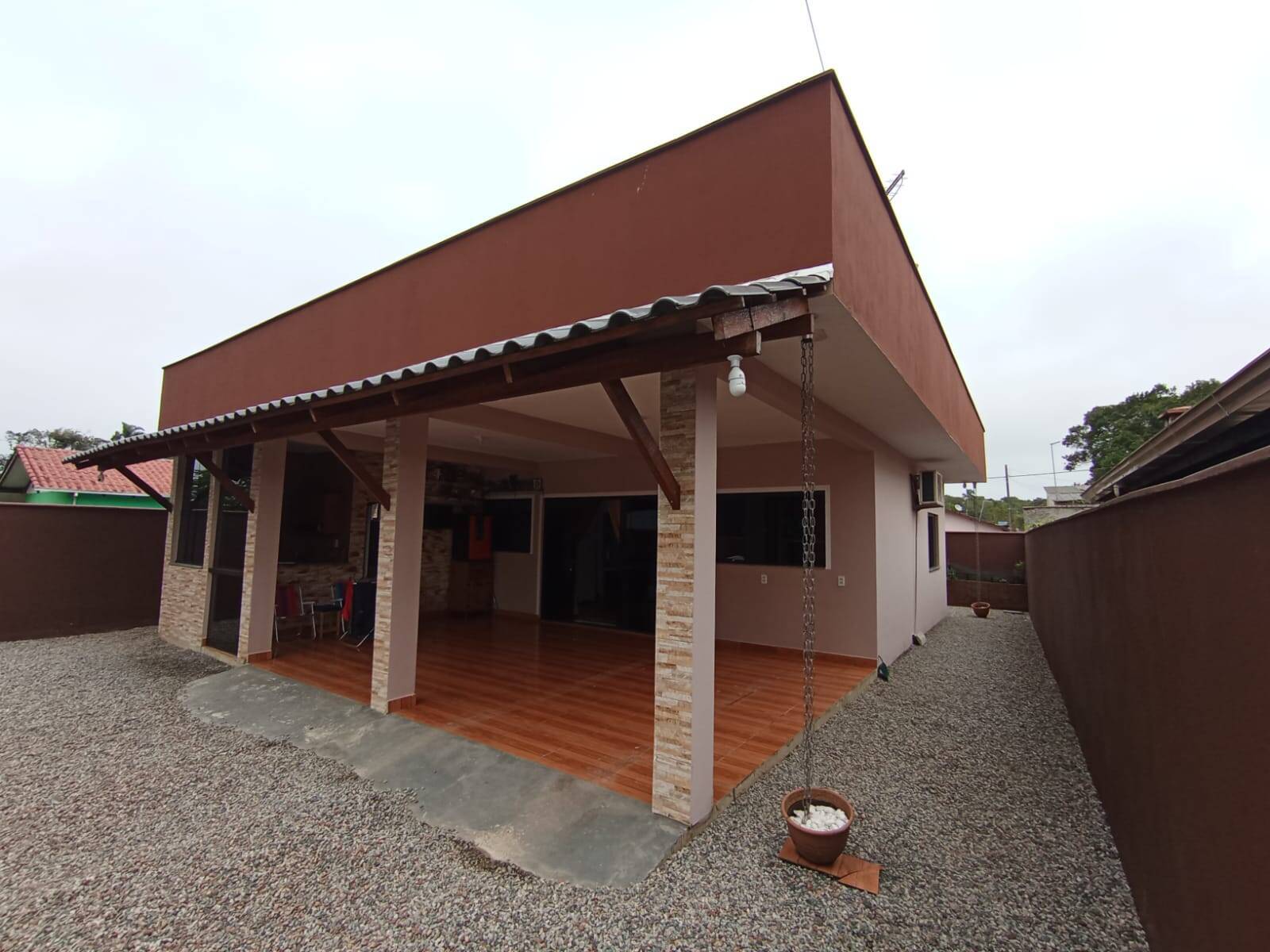 Casa à venda com 3 quartos, 130m² - Foto 1