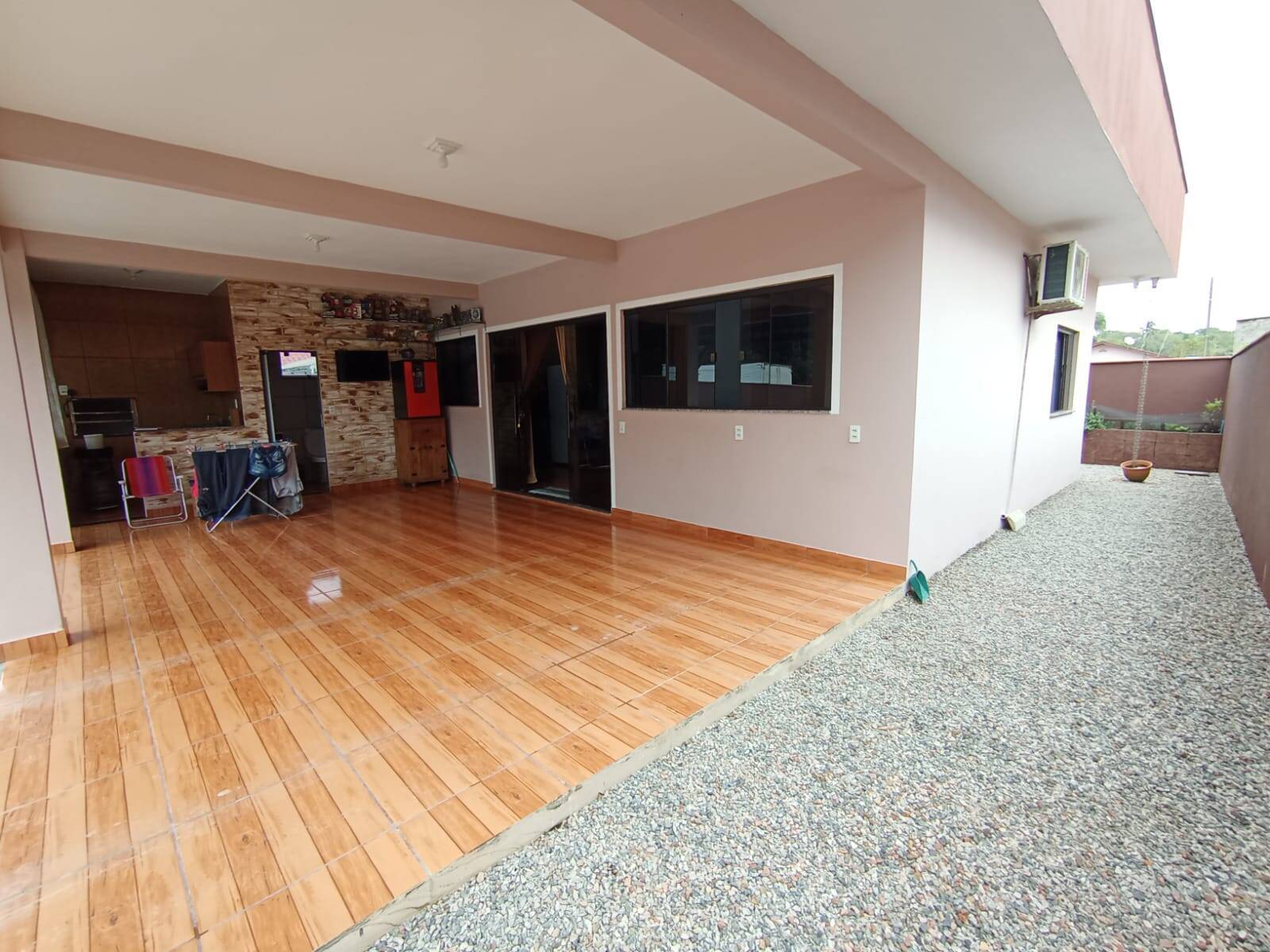 Casa à venda com 3 quartos, 130m² - Foto 2
