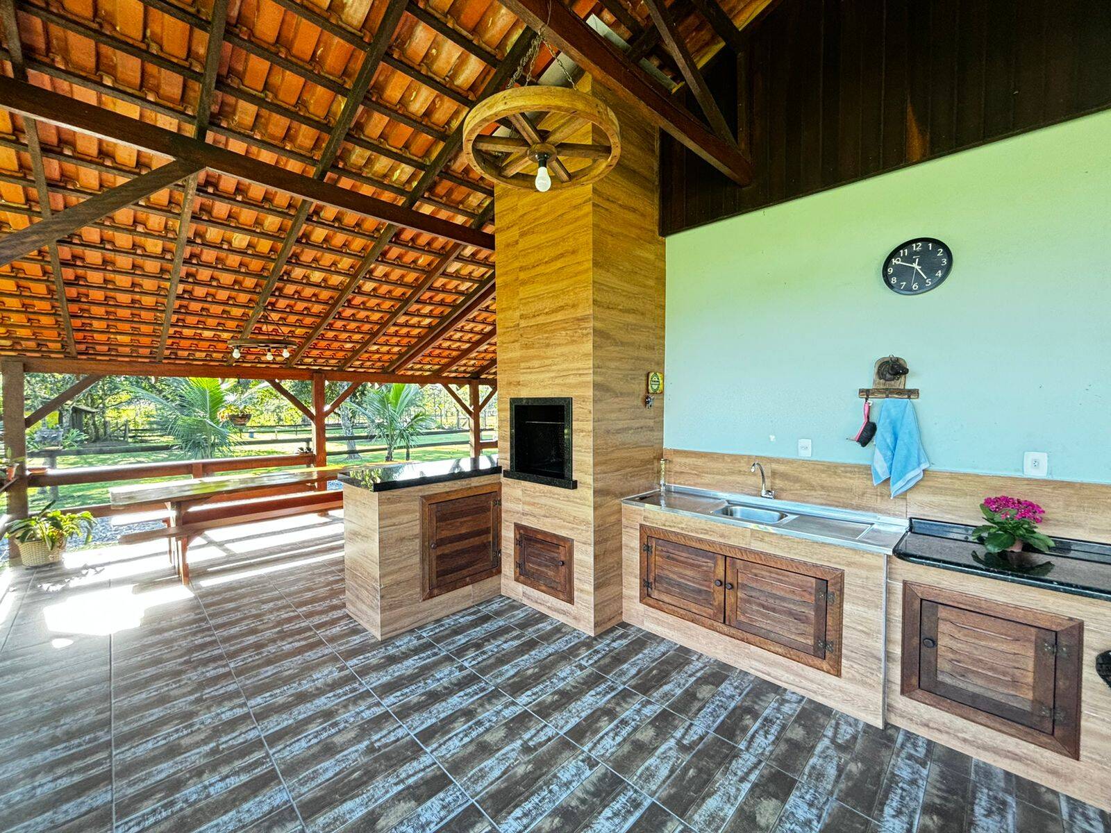 Chácara à venda com 4 quartos, 150m² - Foto 8