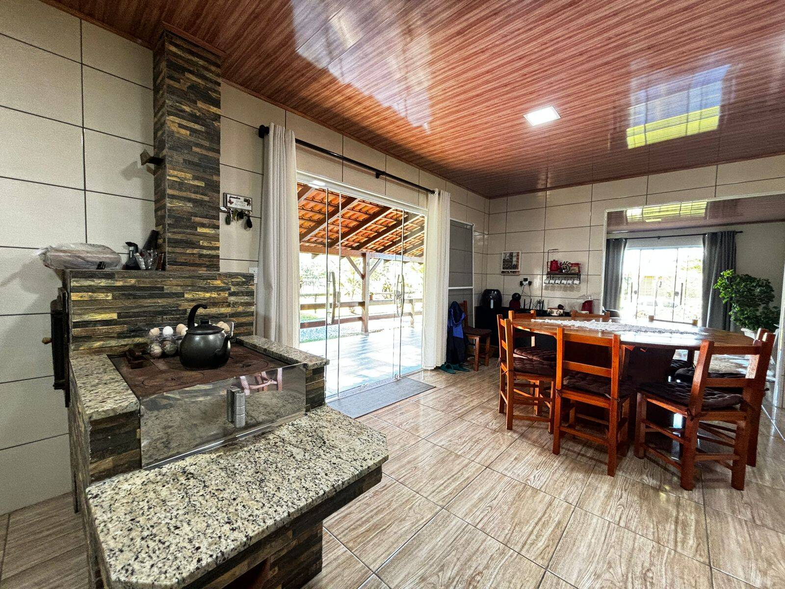 Chácara à venda com 4 quartos, 150m² - Foto 9