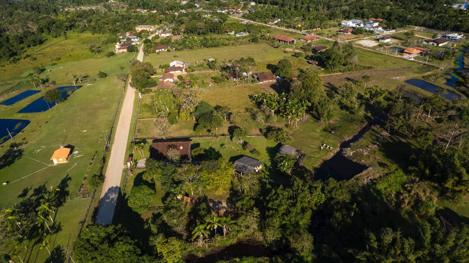 Chácara à venda com 4 quartos, 150m² - Foto 42