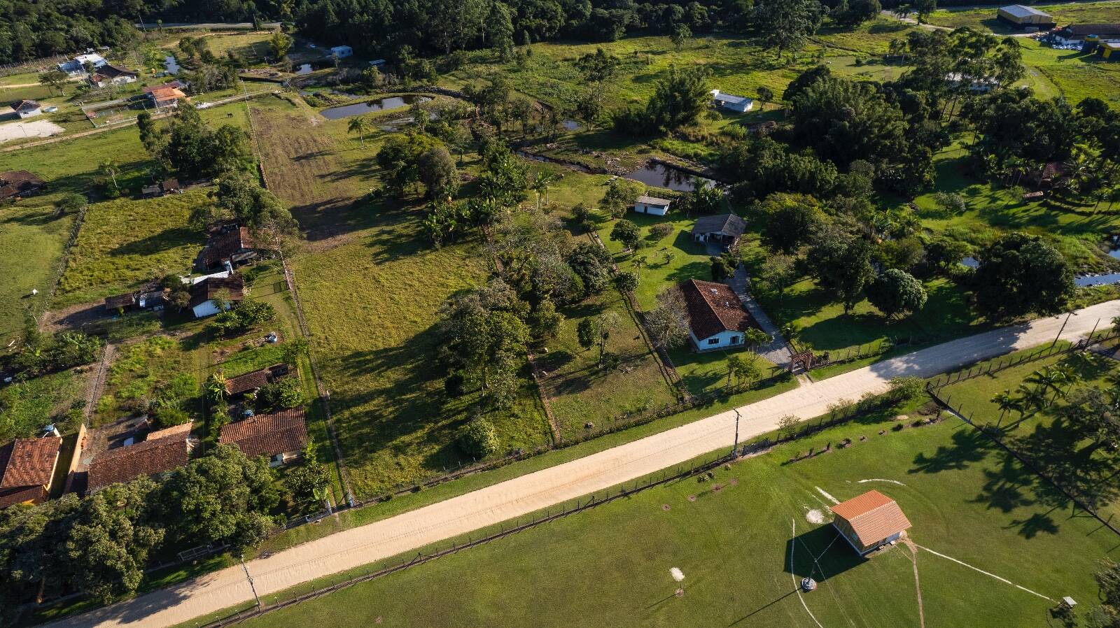Chácara à venda com 4 quartos, 150m² - Foto 43