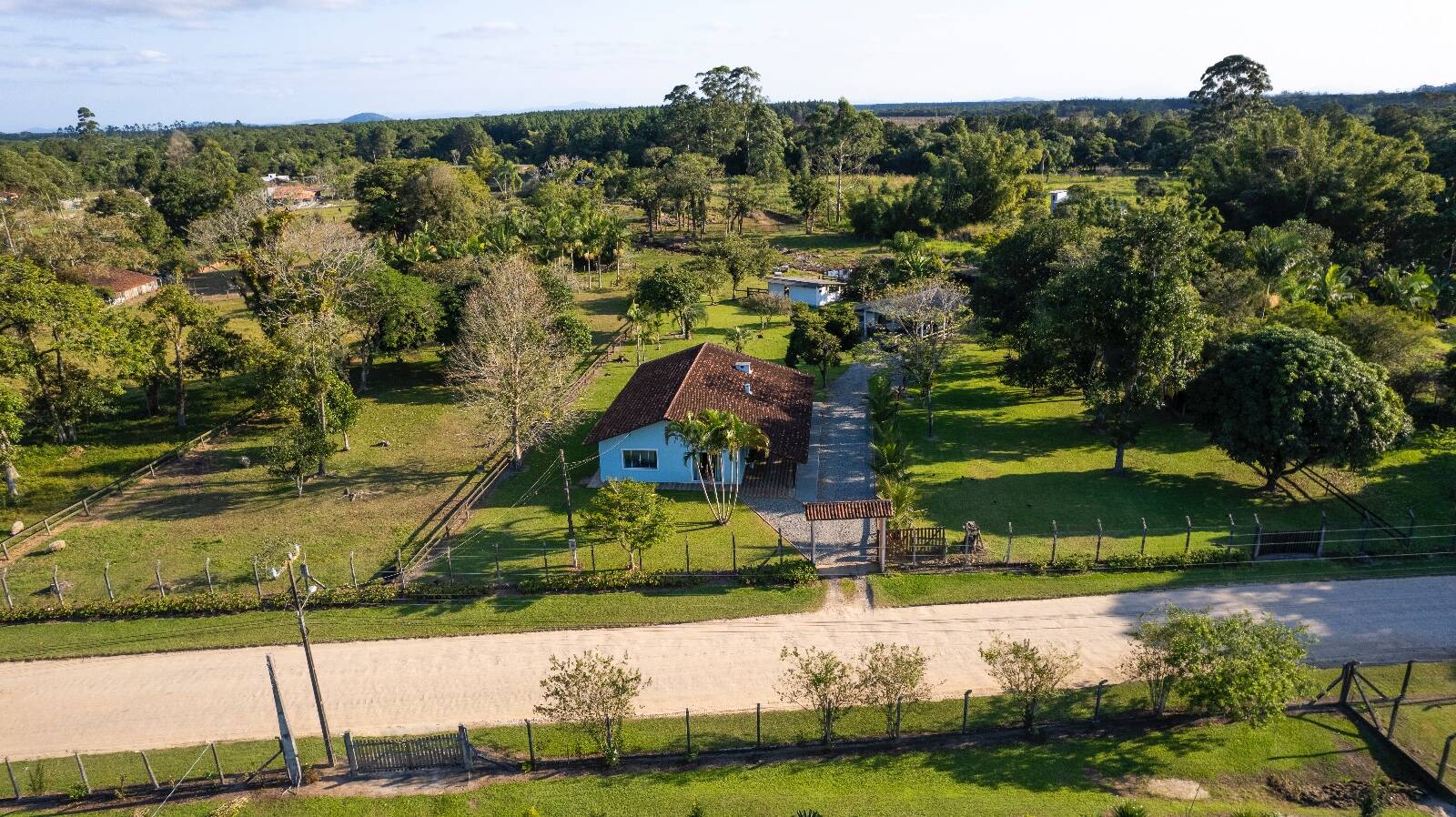 Chácara à venda com 4 quartos, 150m² - Foto 46