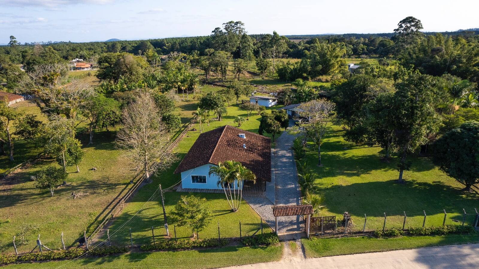 Chácara à venda com 4 quartos, 150m² - Foto 47