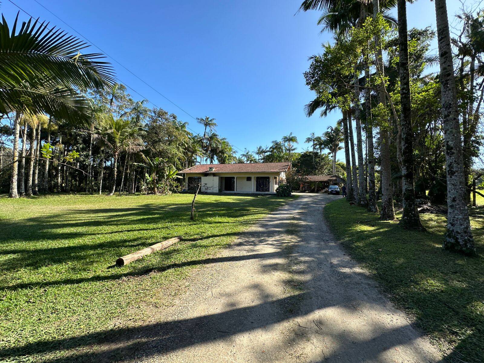 Chácara à venda com 4 quartos, 230m² - Foto 2