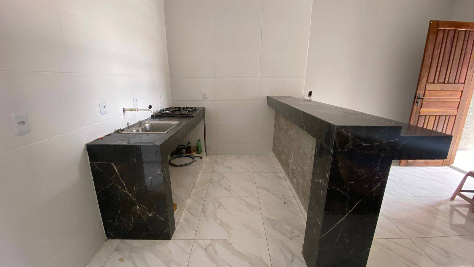 Casa à venda com 2 quartos, 52m² - Foto 4