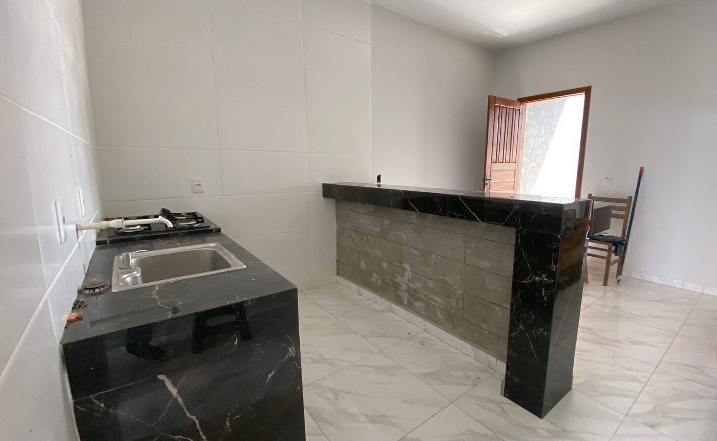 Casa à venda com 2 quartos, 52m² - Foto 3