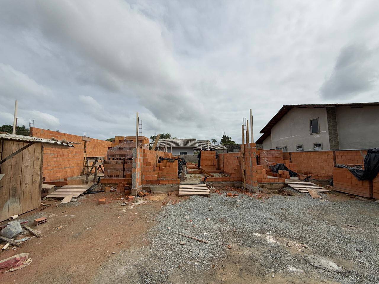 Casa à venda com 3 quartos, 75m² - Foto 4