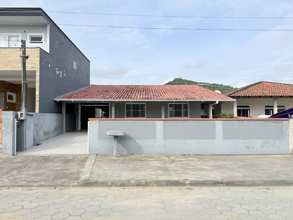Casa à venda com 3 quartos, 130m² - Foto 2