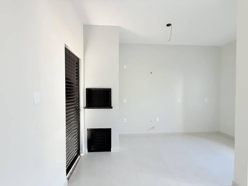 Casa à venda com 2 quartos, 62m² - Foto 9
