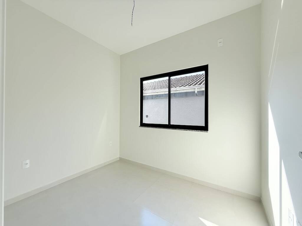 Casa à venda com 2 quartos, 62m² - Foto 13