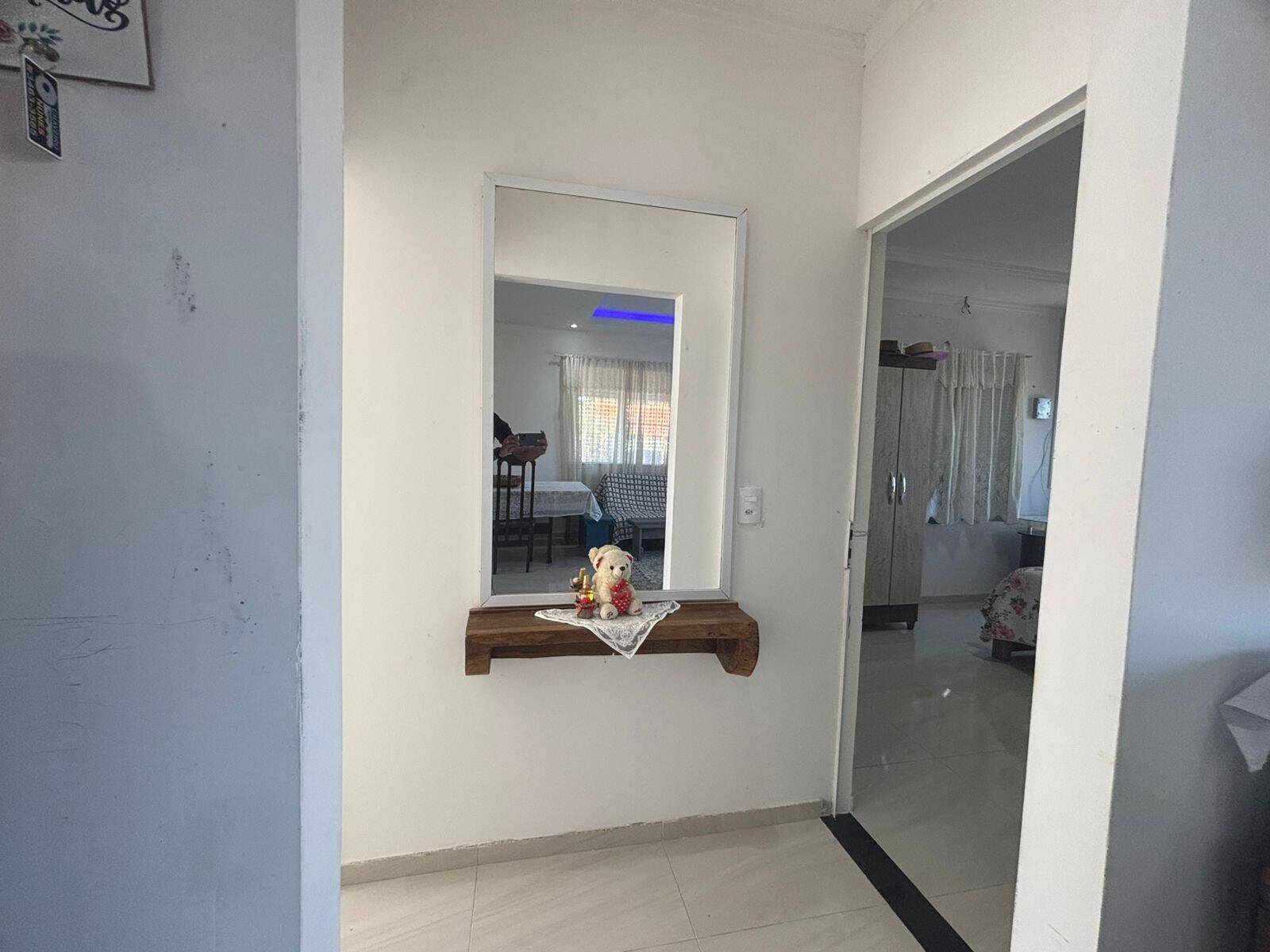 Casa à venda com 2 quartos, 2015m² - Foto 6