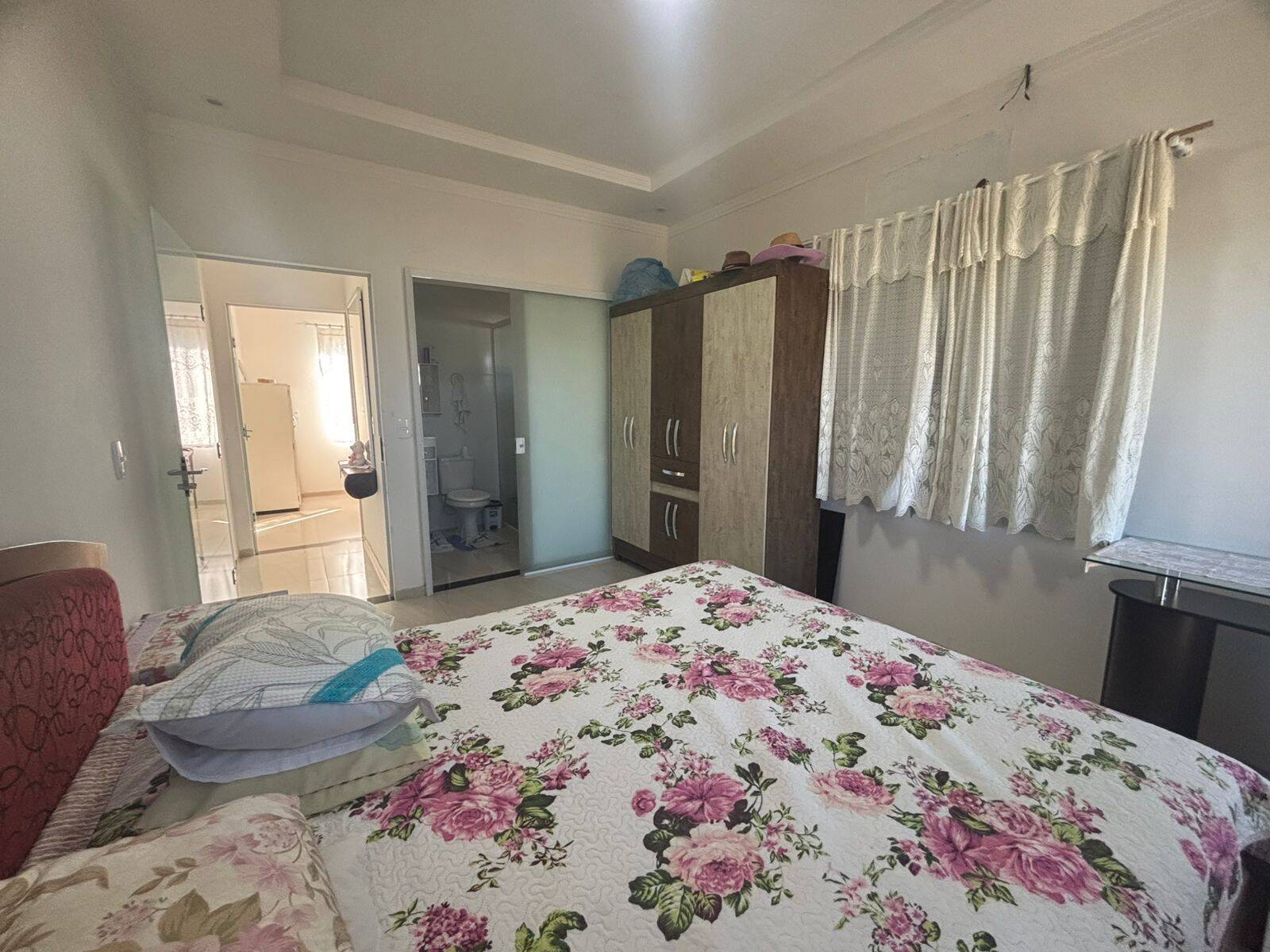 Casa à venda com 2 quartos, 2015m² - Foto 8
