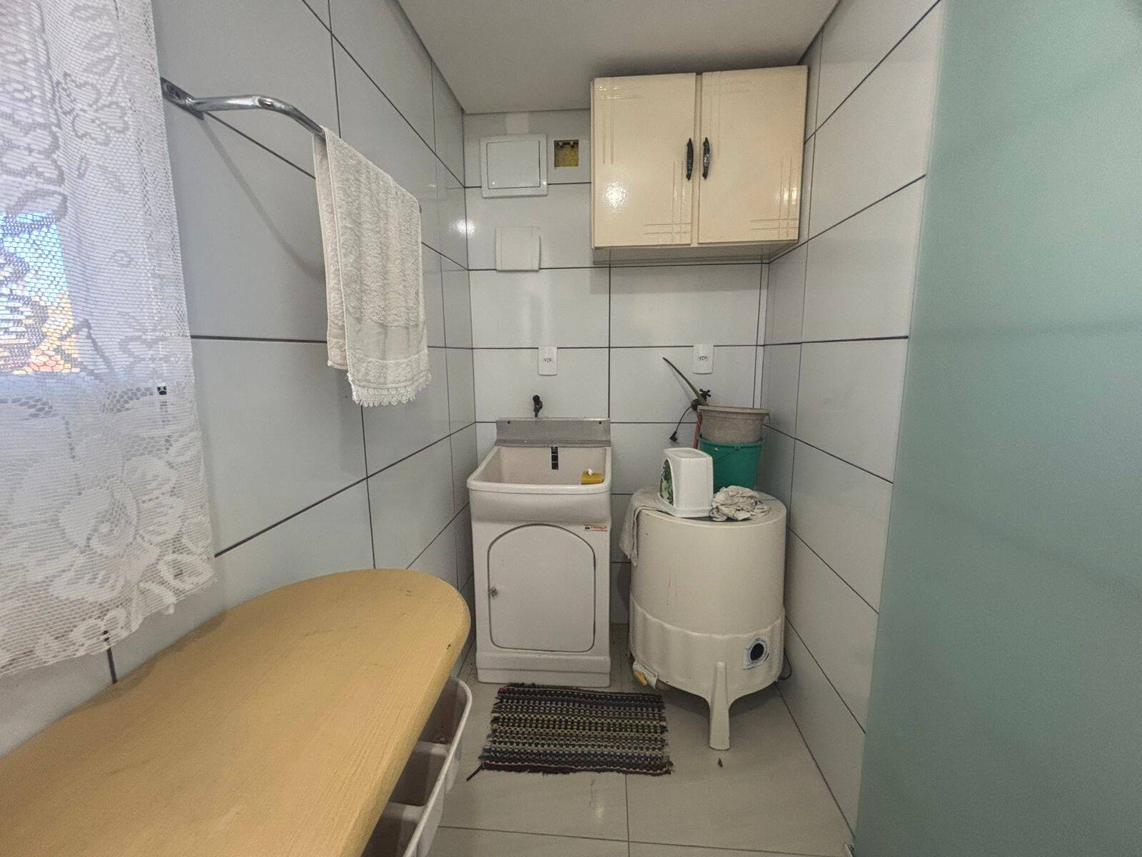 Casa à venda com 2 quartos, 2015m² - Foto 13