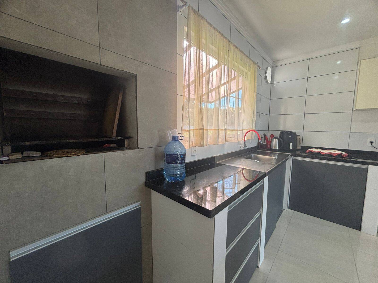 Casa à venda com 2 quartos, 2015m² - Foto 5