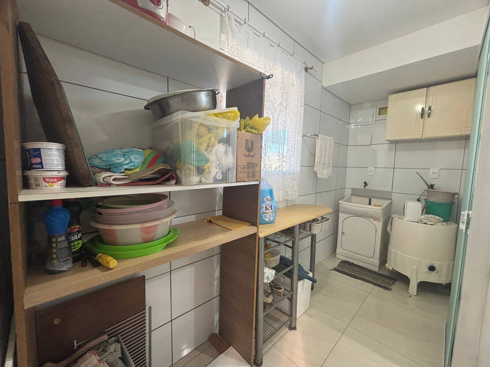 Casa à venda com 2 quartos, 2015m² - Foto 14