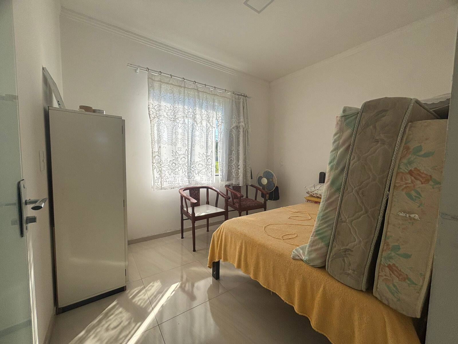 Casa à venda com 2 quartos, 2015m² - Foto 11