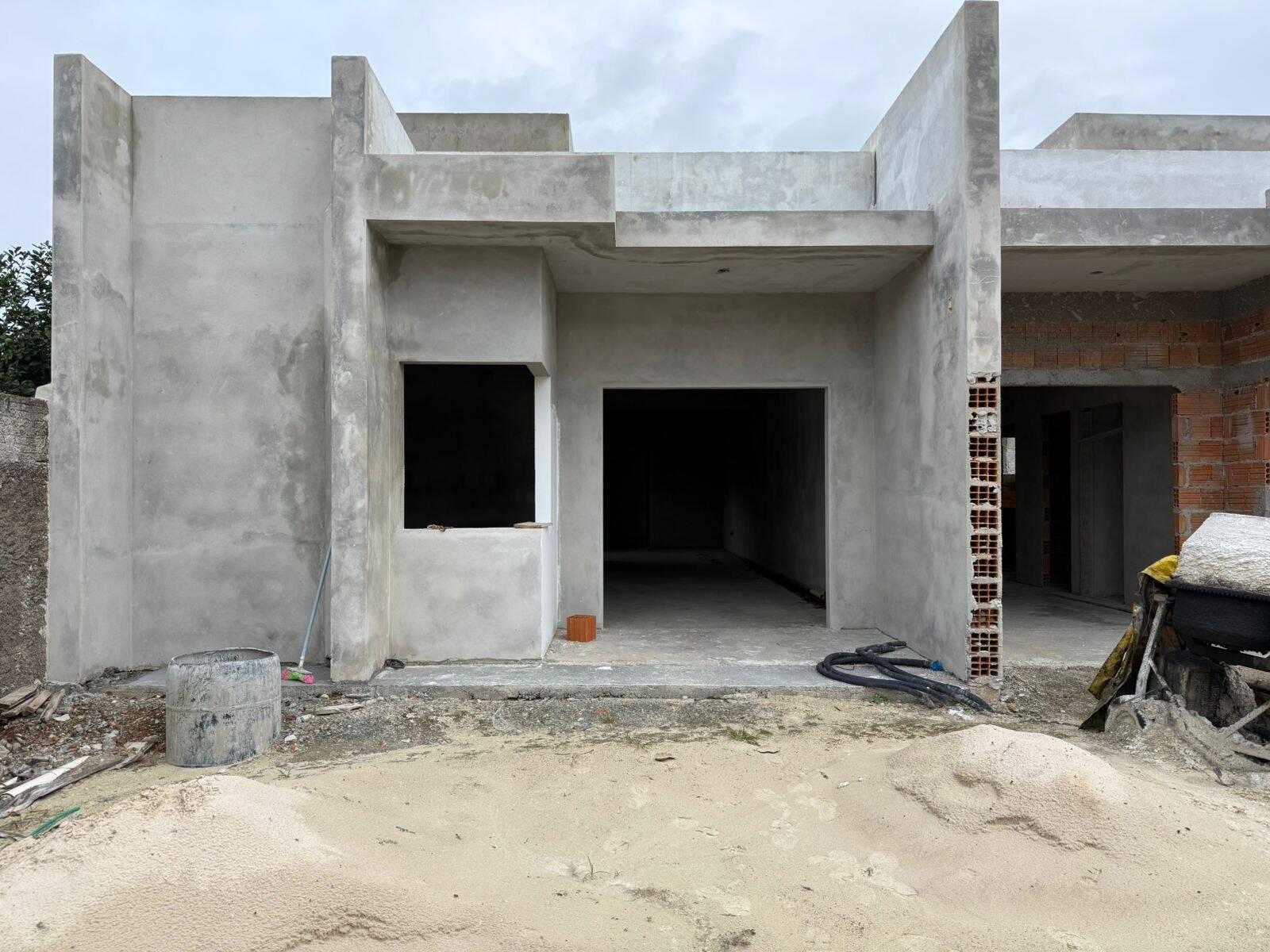 Casa à venda com 2 quartos, 98m² - Foto 2