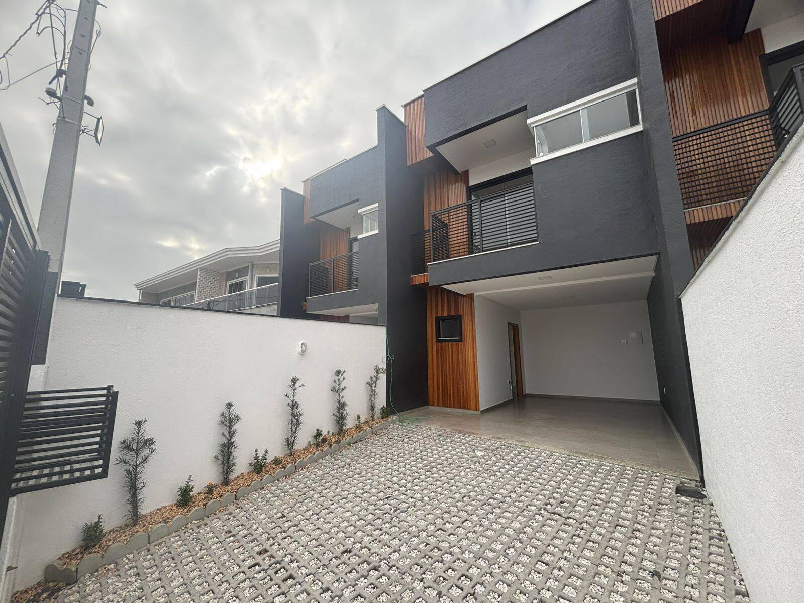 Sobrado à venda com 3 quartos, 122m² - Foto 1