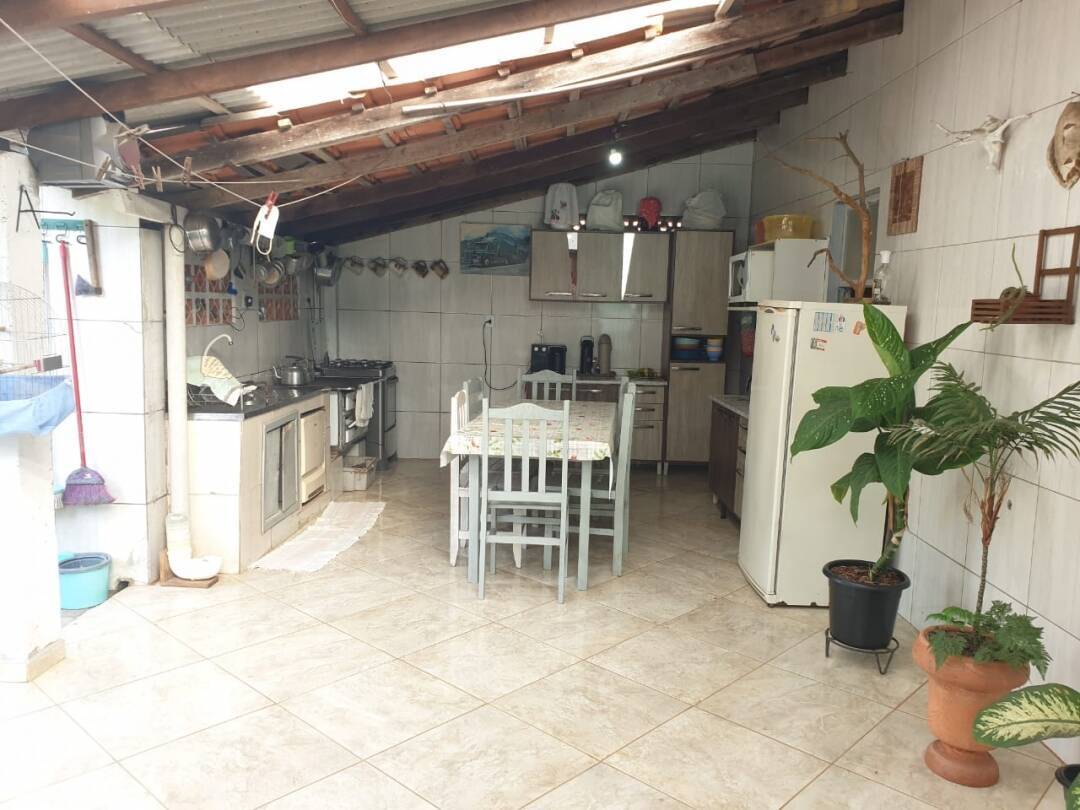 Casa à venda com 4 quartos, 150m² - Foto 14