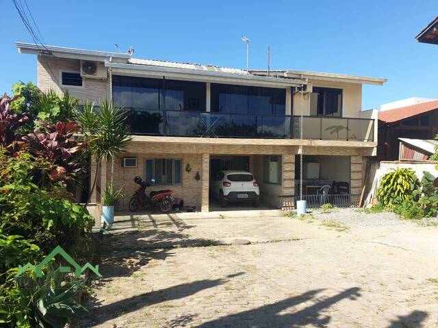 #1965 - Casa para Venda em Balneário Barra do Sul - SC