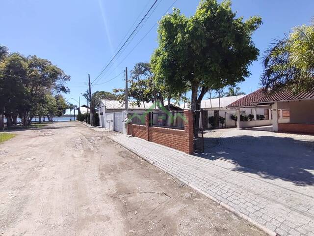 #2112 - Casa para Venda em Balneário Barra do Sul - SC
