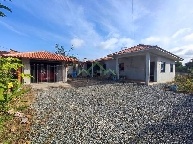#2251 - Casa para Venda em Balneário Barra do Sul - SC