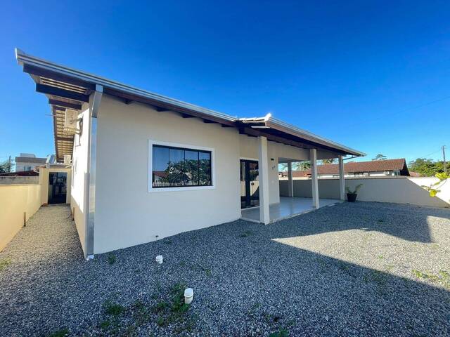 #2241 - Casa para Venda em Balneário Barra do Sul - SC