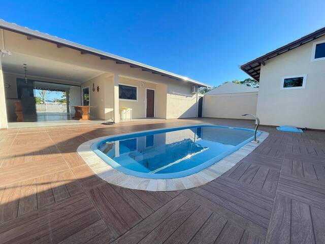 #2241 - Casa para Venda em Balneário Barra do Sul - SC
