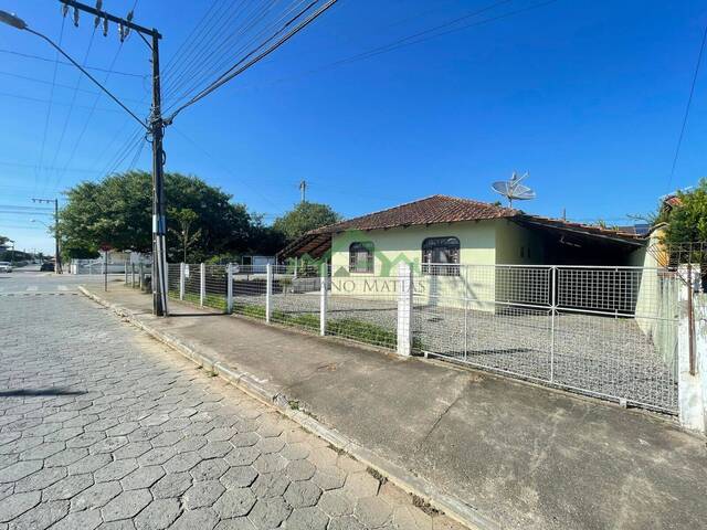 #2270 - Casa para Venda em Balneário Barra do Sul - SC