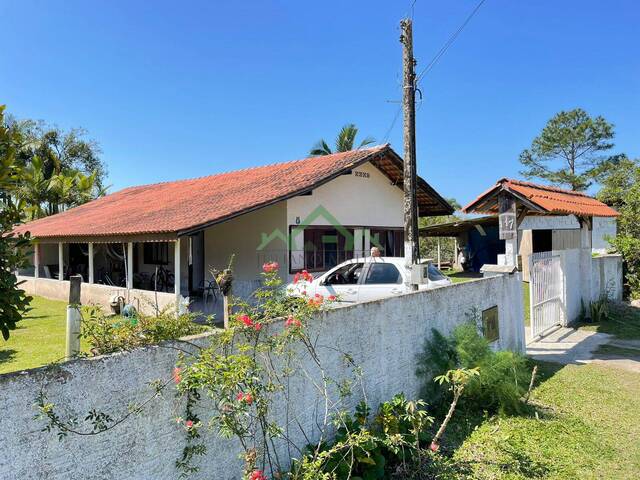 #2349 - Casa para Venda em Balneário Barra do Sul - SC