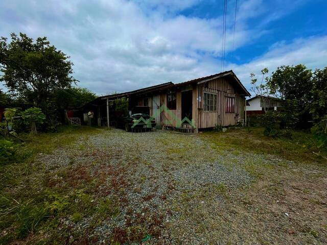 #2404 - Casa para Venda em Balneário Barra do Sul - SC