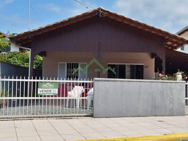 #2421 - Casa para Venda em Balneário Barra do Sul - SC
