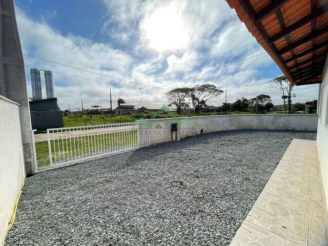 #2408 - Casa para Venda em Balneário Barra do Sul - SC