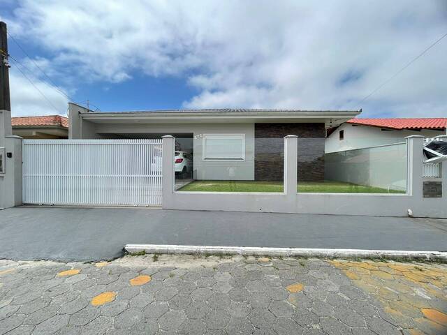 #2433 - Casa para Venda em Balneário Barra do Sul - SC