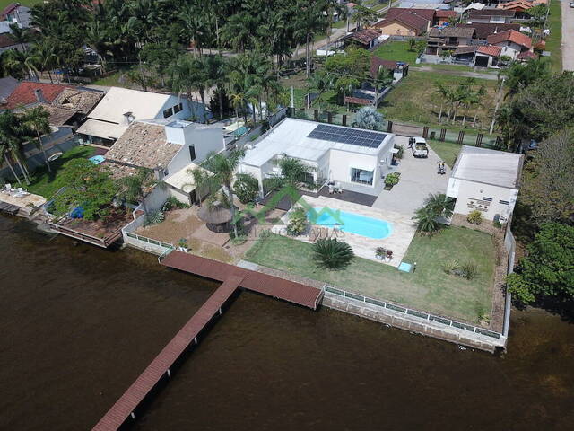 Venda em Pinheiros - Balneário Barra do Sul