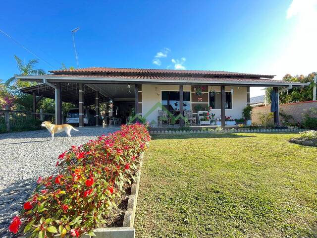 #2439 - Casa para Venda em Balneário Barra do Sul - SC