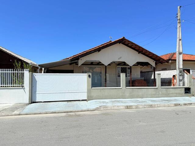 #0335 - Casa para Venda em Balneário Barra do Sul - SC