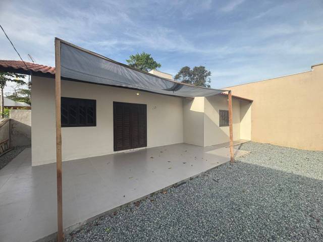 #2745 - Casa para Venda em Balneário Barra do Sul - SC