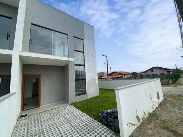 #3021 - Casa para Venda em Balneário Barra do Sul - SC - 1