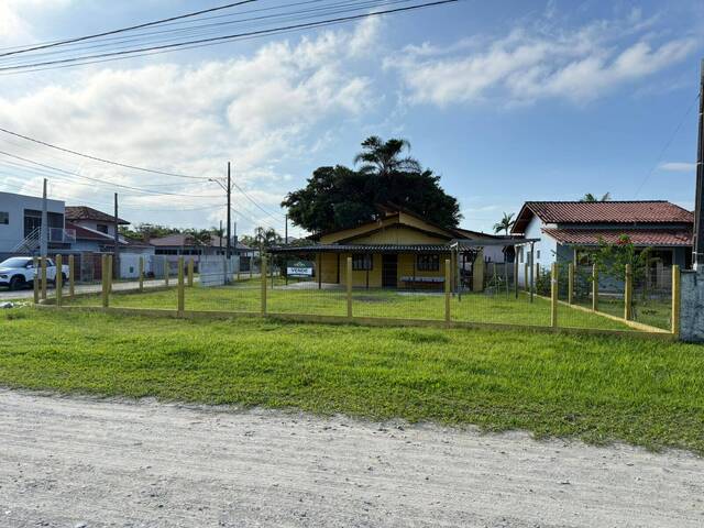 Casa para Venda em Balneário Barra do Sul - 2