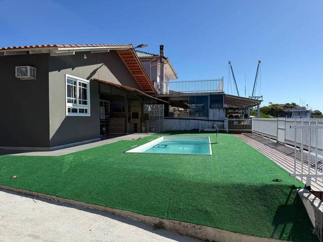#2748 - Casa para Venda em Balneário Barra do Sul - SC