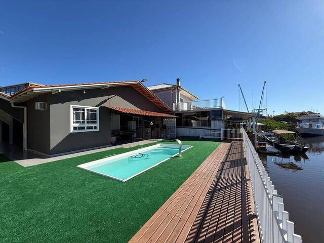 #2748 - Casa para Venda em Balneário Barra do Sul - SC